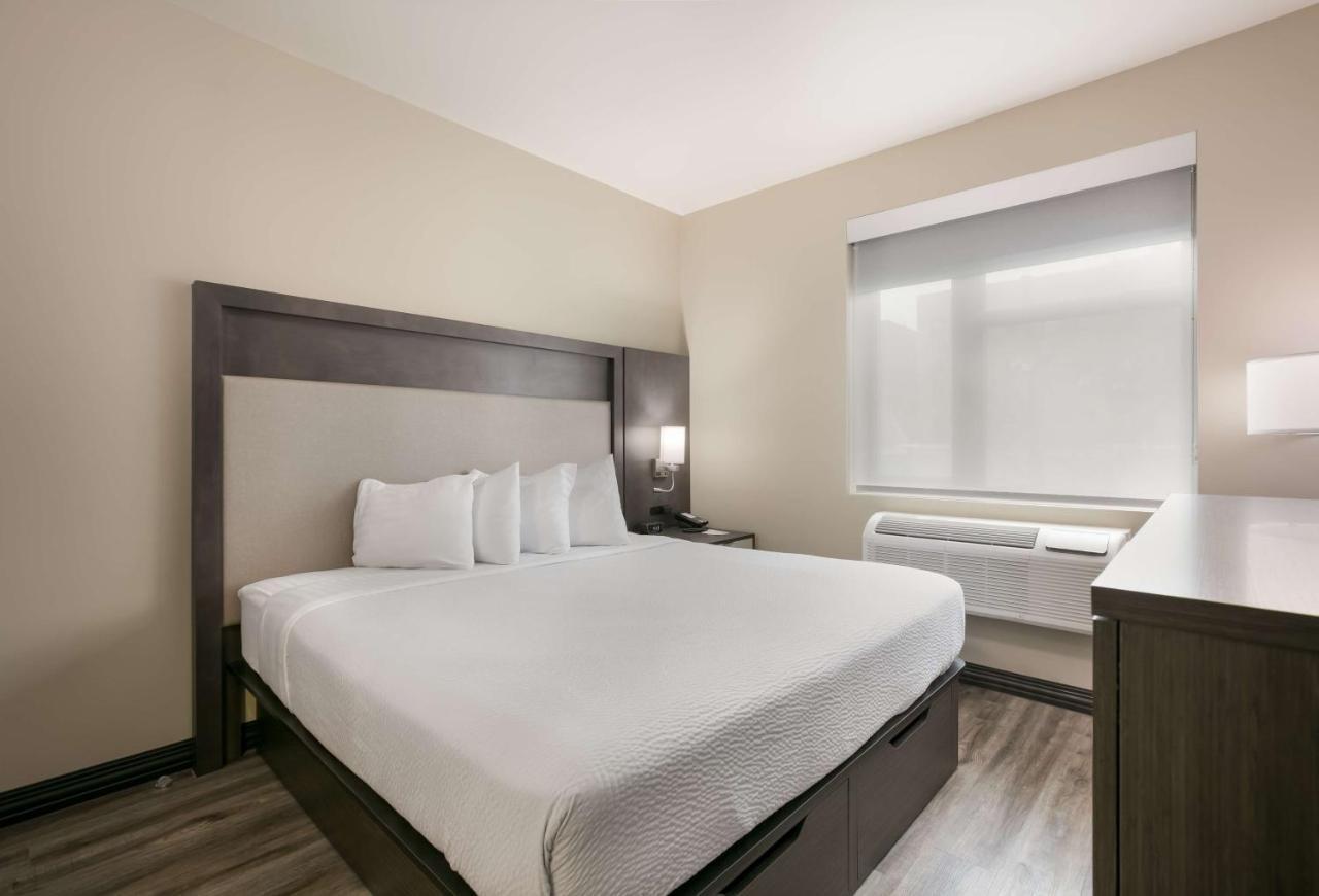 Best Western Plus Executive Residency Bronx New York Exterior photo
